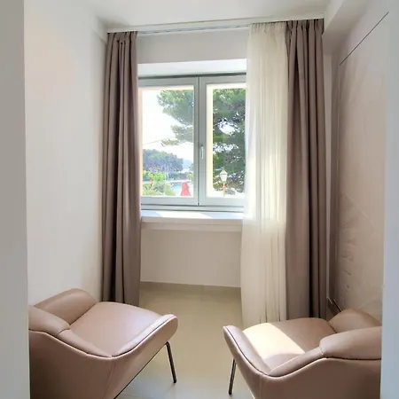Bed & Breakfast Portella 4*