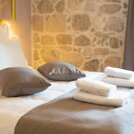 Portella Bed & Breakfast 4*