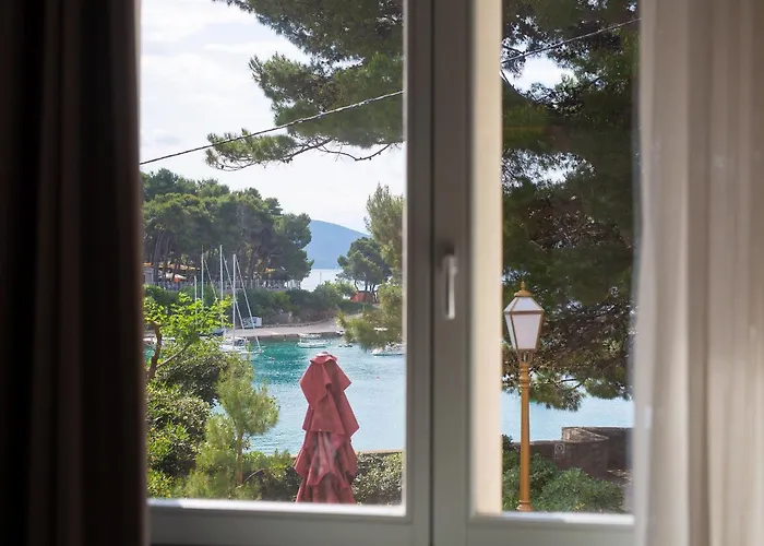 Portella Bed & Breakfast 4*